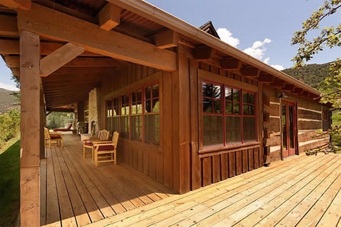 Log cabin