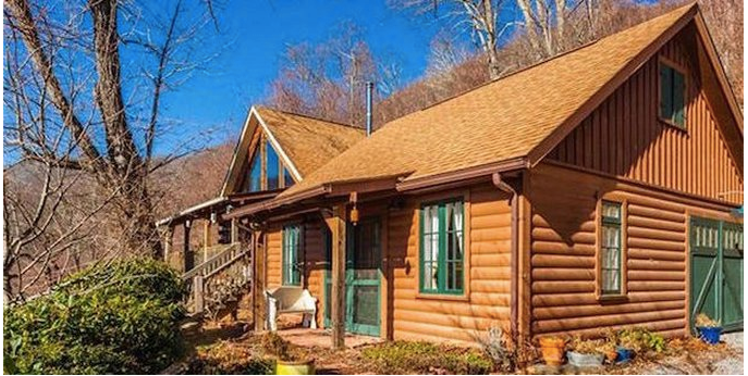 Log Home With Mountain Views For Sale