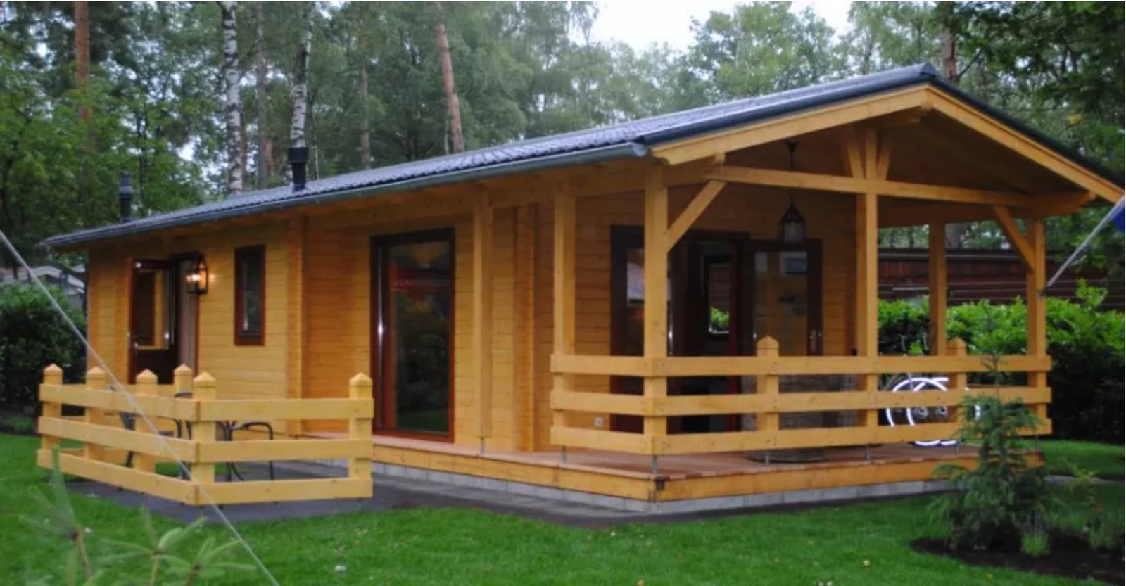 Super Cool Little Log Cabin, Take A Peek Inside!